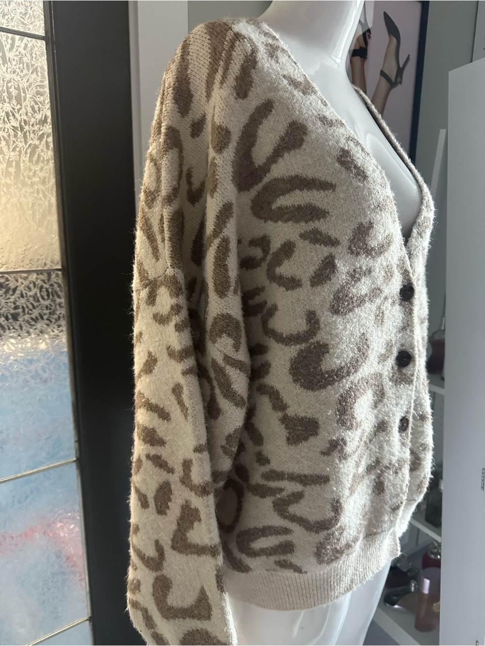 GeeGee Leopard Print Button-Front Cardigan Size L - Picture 4 of 5
